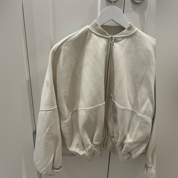 Zara Cream Bomber Crewneck Material Zip Up - Picture 2 of 9